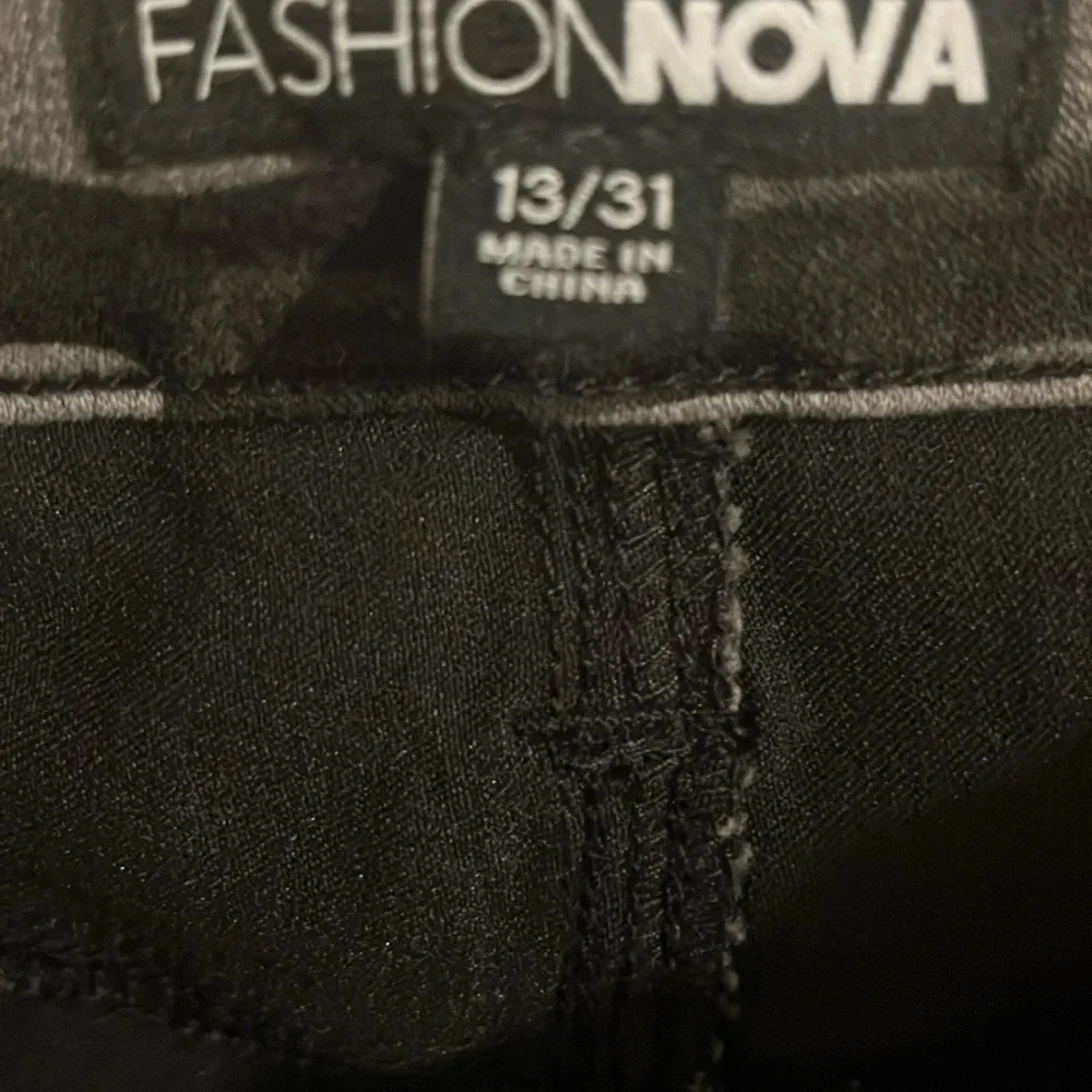 Ladies Black and Gray Skinny Camouflage Pants - Picture 4 of 6